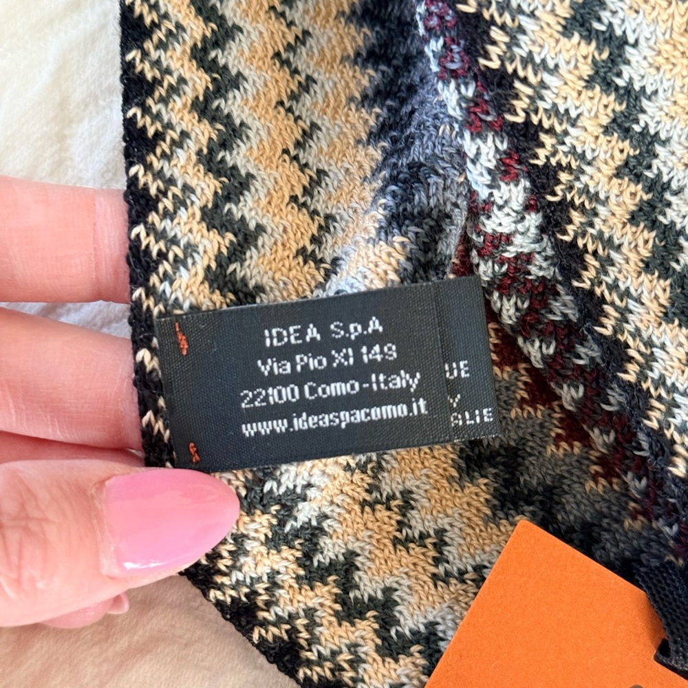 Missoni Zigzag Knit Fringe Scarf 45×200 cm | Cozy Statement Style - Picture 6 of 8